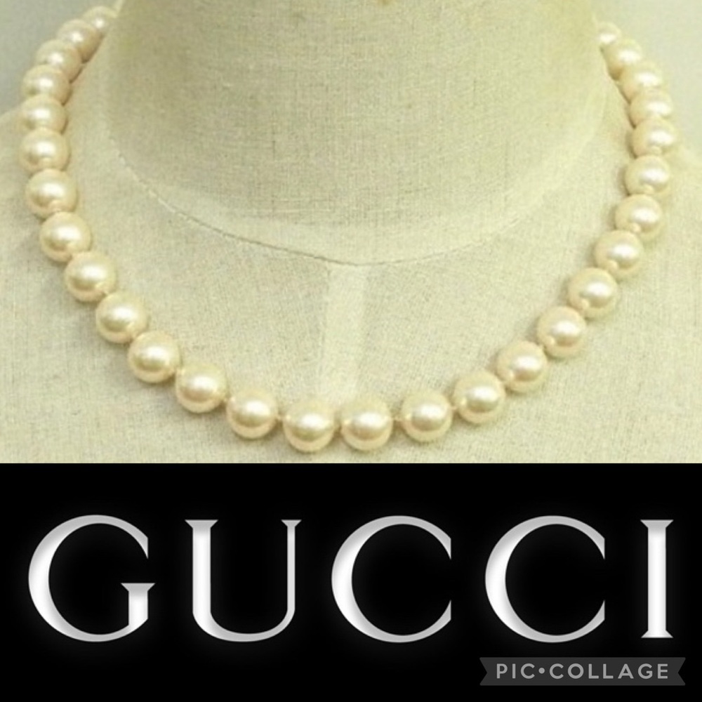 ⭐️ HOLIDAY BIG Sale⭐️48 HOURS ONLY
Authentic Pearl Gucci Necklace